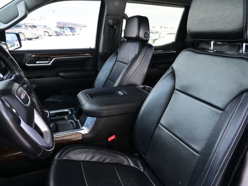 Used 2022 GMC Sierra 1500 Elevation w/ LPO, Elevation Black Package image 24