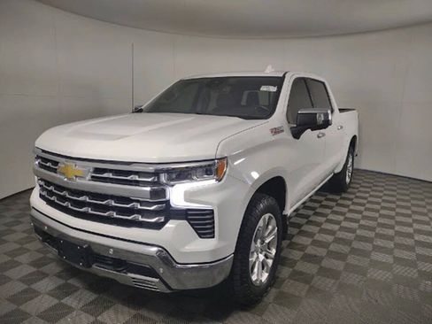 Used 2023 Chevrolet Silverado 1500 LTZ w/ LTZ Convenience Package II AWD/4WD image 4