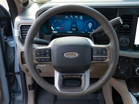 Used 2025 Ford F450 Platinum w/ Platinum Plus Package image 16