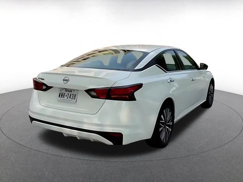 Used 2025 Nissan Altima 2.5 SV FWD image 13