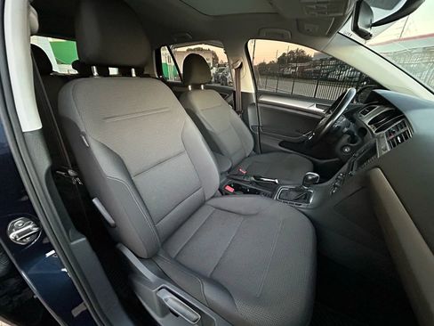 Used 2016 Volkswagen Golf S image 13