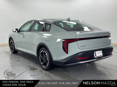 Used 2025 Kia K4 EX image 8