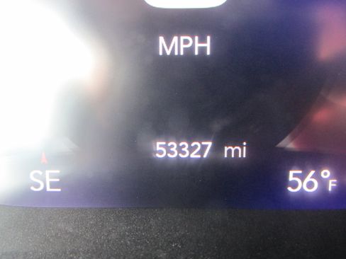 Used 2023 Chrysler Pacifica Touring-L FWD image 43