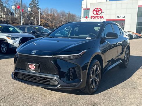 Used 2024 Toyota bZ4X XLE image 3