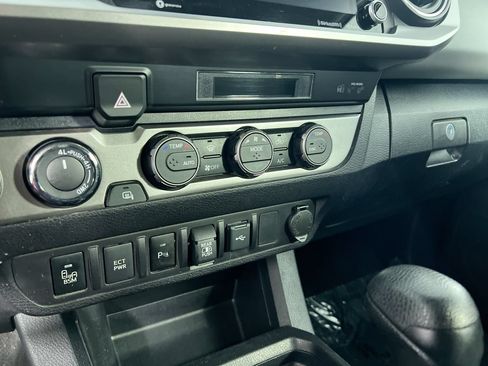 Used 2023 Toyota Tacoma SR5 AWD/4WD image 24
