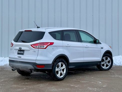 Used 2015 Ford Escape SE image 5