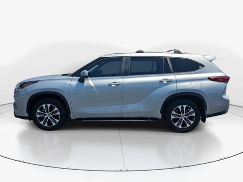 Used 2023 Toyota Highlander XLE FWD image 6