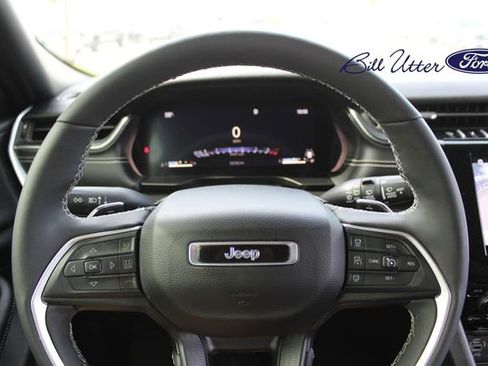 Used 2024 Jeep Grand Cherokee L Laredo AWD/4WD image 19