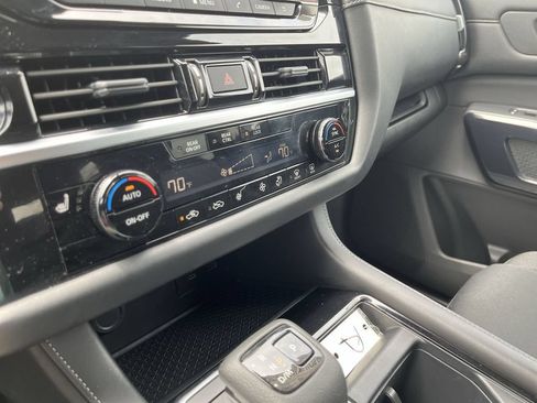 Used 2025 Nissan Pathfinder SV FWD image 20