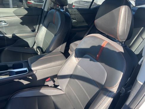 Certified 2023 Nissan Sentra SR w/ SR Premium Package image 5