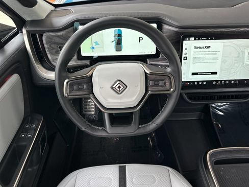 Used 2022 Rivian R1T Launch Edition image 15