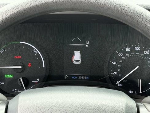 Used 2024 Toyota Sienna LE w/ LE Plus Package FWD image 16