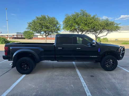 Used 2017 Ford F350 Platinum w/ Platinum Ultimate Package AWD/4WD image 8