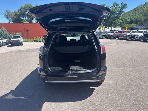Used 2018 Toyota RAV4 XLE AWD/4WD image 14