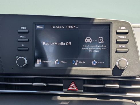 New 2025 Hyundai Elantra SE FWD image 11