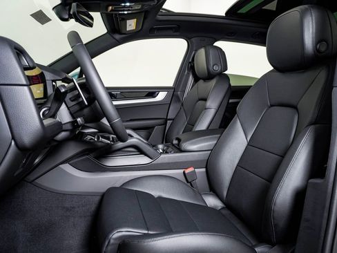 New 2026 Porsche Cayenne image 5