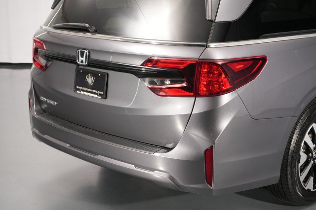 Used 2025 Honda Odyssey EX-L image 11