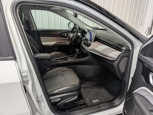 Used 2022 Jeep Compass Limited w/ Sun and Sound Group AWD/4WD image 30
