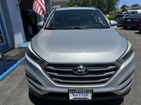 Used 2017 Hyundai Tucson SE w/ SE Popular Package 02 AWD/4WD image 9
