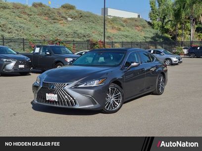 Used 2025 Lexus ES 350 w/ Premium Package