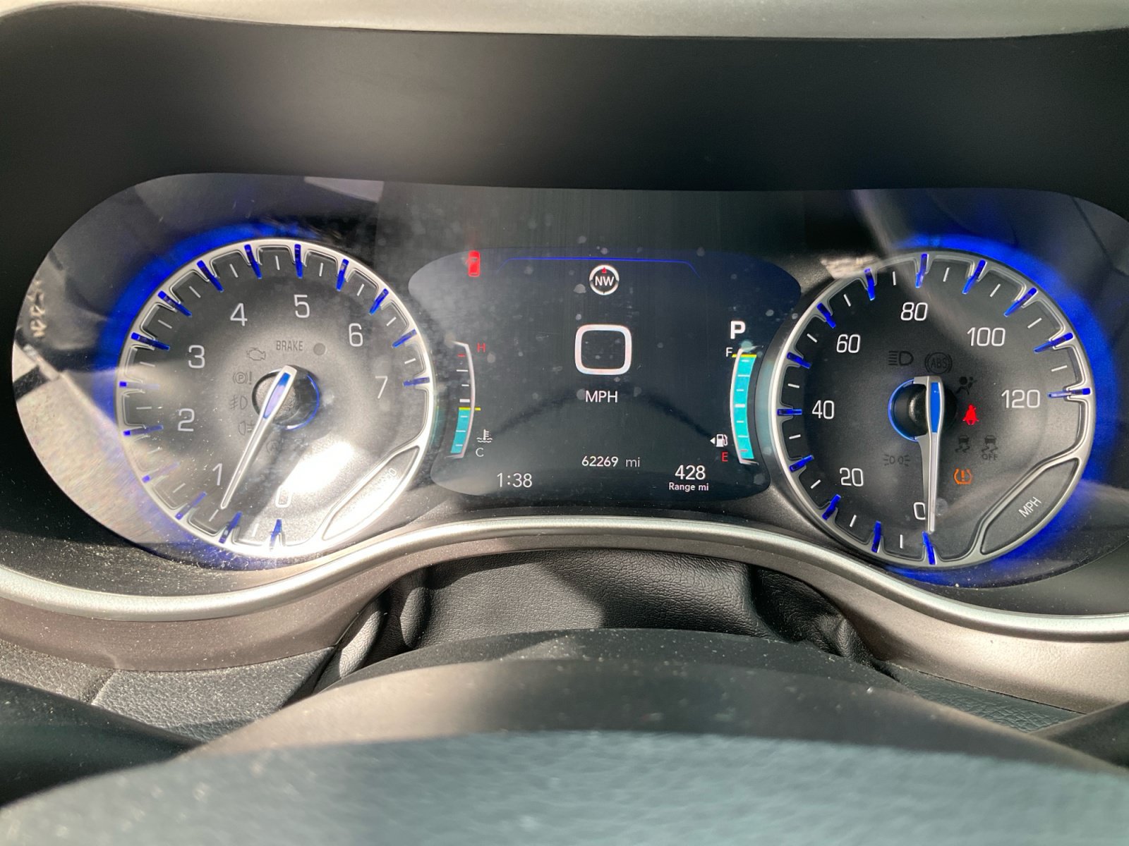 Used 2024 Chrysler Pacifica Touring-L FWD image 28
