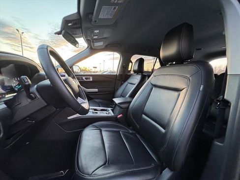 Used 2023 Ford Explorer XLT w/ Equipment Group 202A image 16