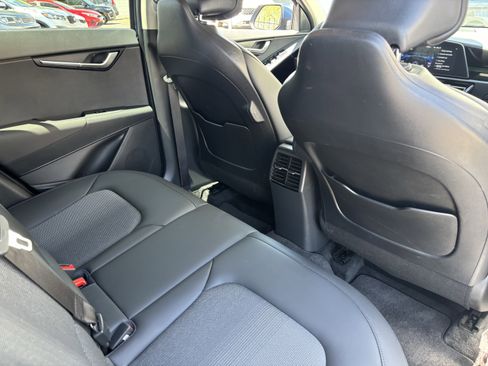 Certified 2025 Kia Niro EX FWD image 11