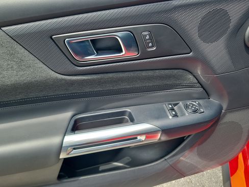 Used 2025 Ford Mustang Coupe RWD image 21