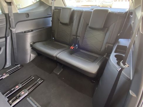 Certified 2025 Volkswagen Atlas SE AWD/4WD image 39