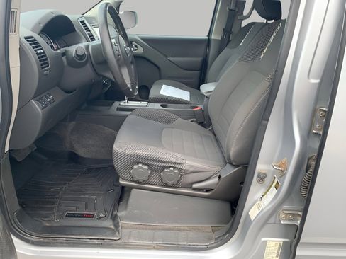 Used 2018 Nissan Frontier PRO-4X AWD/4WD image 18