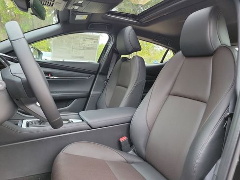 New 2026 MAZDA MAZDA3 2.5 S Hatchback w/ Premium Pkg FWD image 17
