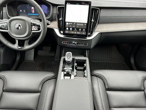 New 2026 Volvo XC90 T8 Ultra w/ Protection Package Premier AWD/4WD image 12