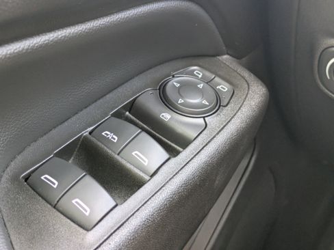 Used 2021 Chevrolet Equinox Premier image 30