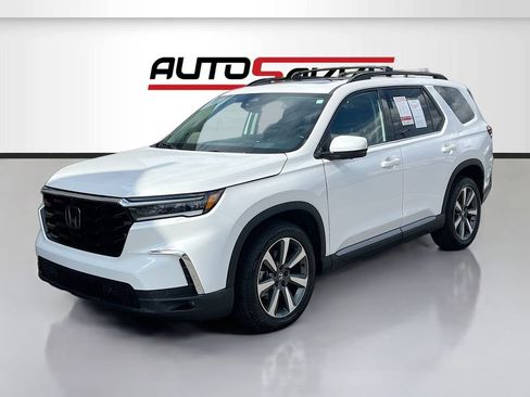 Used 2025 Honda Pilot Elite image 3