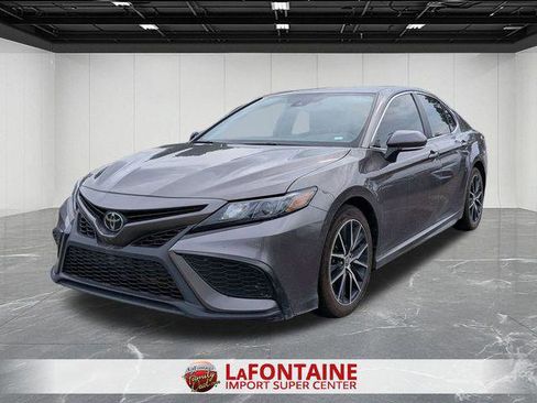 Certified 2023 Toyota Camry SE image 1