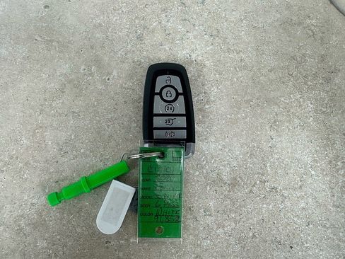 Used 2020 Ford Explorer XLT w/ Equipment Group 202A image 29