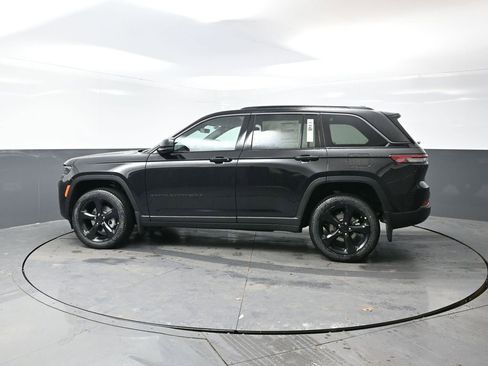 New 2026 Jeep Grand Cherokee Limited w/ Limited Altitude Package AWD/4WD image 6