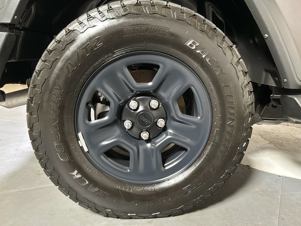 Used 2024 Jeep Wrangler Sport AWD/4WD image 12