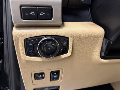 Used 2020 Ford F250 Lariat w/ Lariat Ultimate Package AWD/4WD image 12