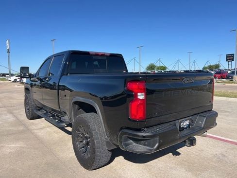 Used 2024 Chevrolet Silverado 2500 LT w/ Midnight Edition image 5