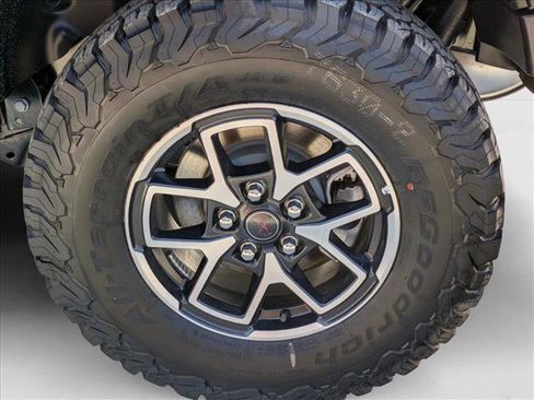 New 2024 Jeep Wrangler Unlimited Rubicon w/ Convenience Group image 9