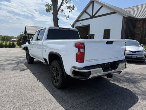 Used 2023 Chevrolet Silverado 2500 LT w/ Convenience Package AWD/4WD image 3