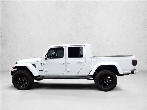 Used 2021 Jeep Gladiator Overland AWD/4WD image 2