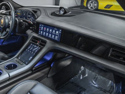 Used 2022 Porsche Taycan Turbo S image 13