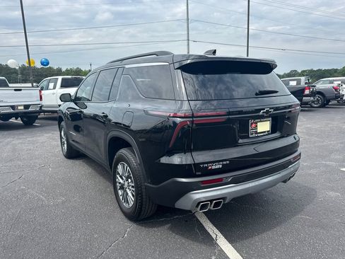 Used 2024 Chevrolet Traverse LT w/ Enhanced Driving Package FWD image 8