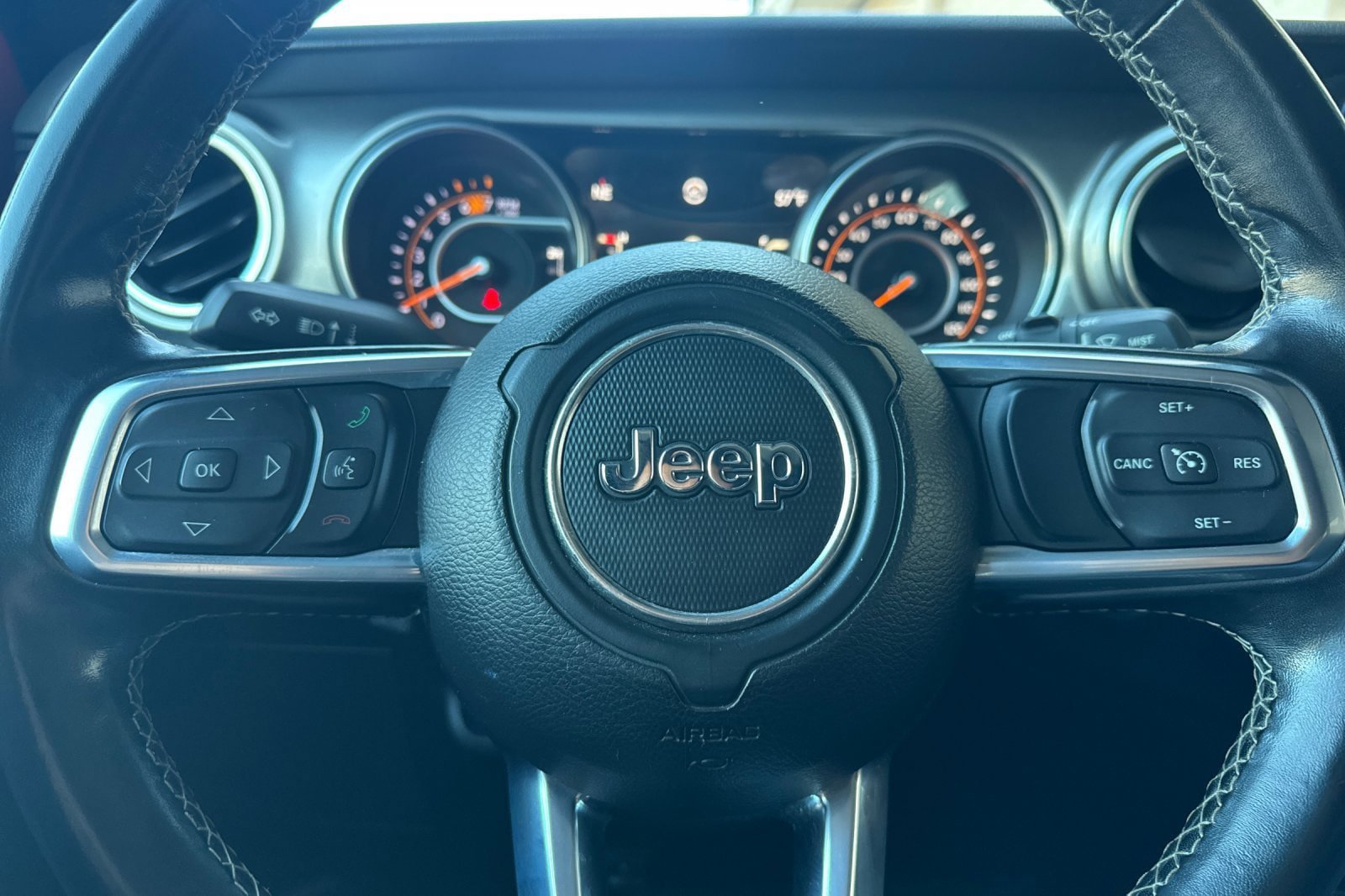 Used 2020 Jeep Wrangler Unlimited Sahara AWD/4WD image 29