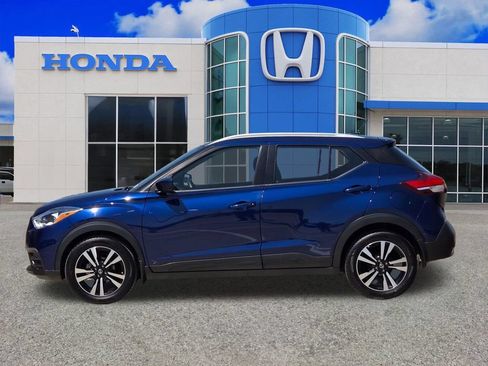 Used 2019 Nissan Kicks SV FWD image 6