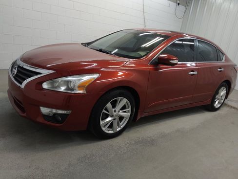 Used 2015 Nissan Altima 2.5 SL w/ Technology Package image 2