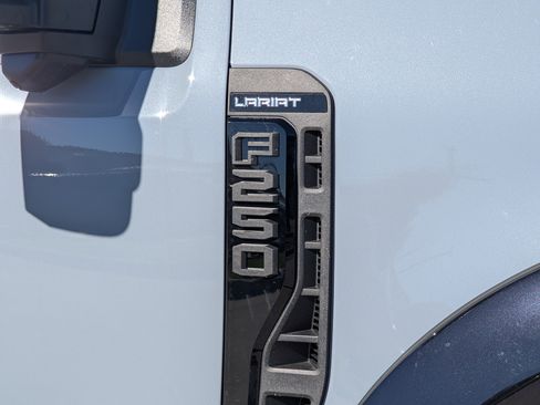 New 2026 Ford F250 Lariat w/ Black Appearance Package AWD/4WD image 10