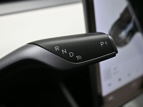 Used 2018 Tesla Model 3 Performance image 17